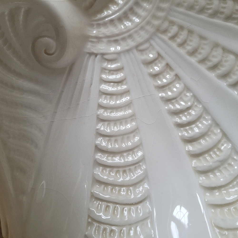Lenox BUTLER'S PANTRY 2-Tier Embossed Seashell Design Server - Picture 8 of 10